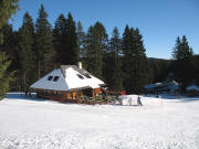 Blick nach S�dosten zur Bergh�tte Haldenk�pfle mit sonniger Terrasse am 10.1.2006