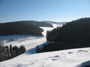 Blick von Strasse neueck-Furtwangen nach S�den isn Hinterbreg zum Hausebenehof oben am 23.1.2006