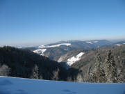 Blick vom Lachenh�usle nach Nordwesten �ber die Wilde Gutach bis zum Kandel am 23.1.2006