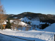 Blick über Muggenbrunn nach Osten zum Radschert (oben links) am 9.1.2006