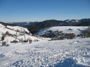 Blick nach Osten �ber den Rotlache-Lift und Hofgrund �ber St.Wilhelmertal hoch zum Erlenbach am 10.1.2006
