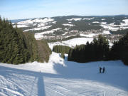 Blick von der Bergstation des Windeckkopflifts nach Norden über die Piste auf Hinterzarten am 31.1.2006