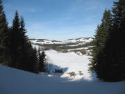 Teleblick von der Familienabfahrt auf die Talstation des Windeckkopflifts