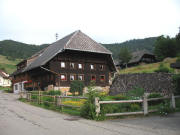 Blick nach Norden zum Bauer-Hof in Bernau-Hof am 28.7.2006