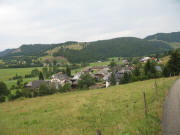 Blick nach Südwesten über Dorf nach Innerlehen am 28.7.2006