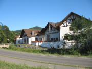 Blick nach S�dosten zur Winzergenossenschaft Glottertal am 17.7.2006