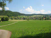 Blick vom Hummelberg-Rundweg nach Norden auf Gresgen am 13.6.2006