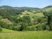 Blick nach Nordwesten �ber Holl in Richtung Hohenegg an 13.6.2006