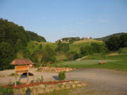 Blick nach Westen �ber den Golfplatz hoch nach Entenschwand am 13.6.2006