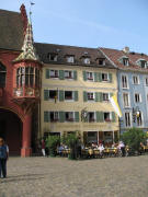 Blick nach S�den zu Oberkirch Weinstuben am 15.6.2006 - links das Kaufhaus
