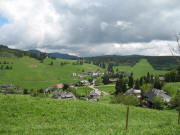Blick vom Radschert nach S�den zur Kapelle (links) am 2.6.2006