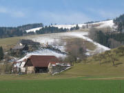 Blick nach Nordwesten von Eschbach hoch zum Recklemartehof am 15.3.2006