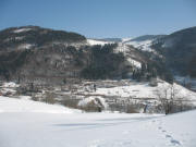 Blick von Hasbach �ber das Sch�nenbachtal nach Todnauberg bis hoch zum St�benwasen am 20.3.2006