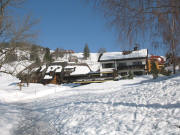 Blick nach Norden zu Sport Bernauer mit Skischule in Muggenbrunne am 20.3.2006