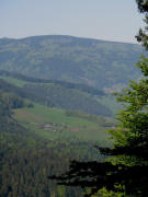 Blick vom Somerhaldenweg �bers Zastlertal nach S�den zum Antoniush�usle am 11.5.2006