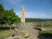 Blick nach Osten zum Batzenberg-Denkmal am 24.5.2006