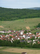 Tele-Blick vom Batzenberg auf Pfaffenweiler am 24.5.2006