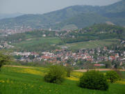 Tele-Blick vom Kopfackerhof in Au nach Nordosten über Merzhausen zum Lorettoberg und Freiburg am 3.5.2006