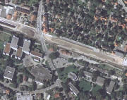 Satellitenbild Littenweiler: PH links und rechts von der Lindenmattenstrasse, B31-Baustelle quer, Kunzenweg unten links