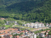 Tele-Blick vom Schlossbergturm am 19.5.2006 nach S�dosten zur alten Stadthalle