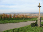 Blick nach Nordwesten am Steinhauer-Kreuz zum Tuniberg am 24.5.2006
