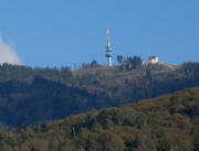 Tele-Blick nach Osten zum Hochblauen mit dem Blauenhaus vom Steinenkreuzle aus am 2.11.2006