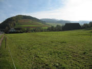 Blick nach Osten �ber den Flammhof (rechts) zum Abzweig des F�hrentals vom Glottertal am 6.11.2006