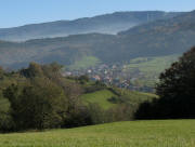 Tele-Blick �stlich Berghauser Kapelle nach Osten �ber Biezighofen zu den Windr�dern am Schauinsland am 7.11.2006