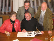 Frau Heitzmann, B�rgermeister Eckert,  Herr Heitzmann und Herr Dr. Zoche am 30.11.2006 in Hinterzarten