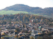 Tele-Blick vom Kanonenplatz nach S�dwesten �ber den Lorettoberg zum Sch�nberg am 18.11.2006 bei 21 Grad um 13 Uhr