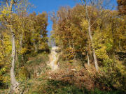 Blick nach Norden zur  Treppe vom Kleinen Kanonenplatz zum Aussichtsturm auf dem Schlo�berg am 18.11.2006 bei 21 Grad um 13 Uhr