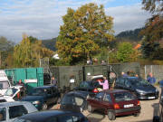 Warteschlange am Bio-Container im Recyclinghof Littenweiler am 6.11.2006