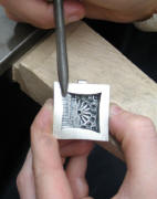 Wertvolles Unikat in Silber von Goldschmied Lechler am 29.9.2006: M�nsterturm und Rosette