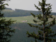 Tele-Blick vom Stüberwasen übers Wilhelmer Tal zur Erlenbacher Hütte am 10.9.2006