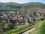 Blick vom Galgenberg nach S�dosten auf Amoltern am 15.4.2007