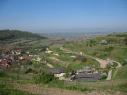 Blick vom Galgenberg nach Südosten über den Steinhaldehof und Amoltern bis zu den Vogesen am 15.4.2007