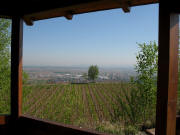 Blick vom Aussichtspavillon des Schwarzwaldvereins n�rdlich der Amolterer Heide nach Norden auf Endingen am 15.4.2007