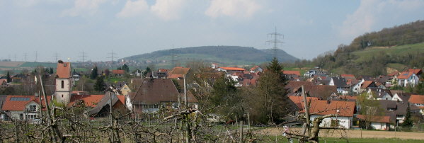 Blick nach Norden auf Holzen am 3.4.2007 um 16 Uhr