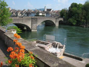 Blick vom Haus Salmegg nach S�dosten �ber die Rheinbr�cke zur Schweizer Seite am 28.4.2007