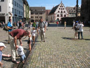 Blick nach Norden �ber den M�nsterplatz am 15.8.2007 - 5 mal Kinderwassertreten