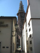 Blick nach S�den durchs Kopfg��le (links der Rappen) zum M�nster am 15.8.2007