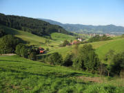 Blick vom Thomasberghof nach S�den �bers Rechtenbach nach Kirchzarten am 26.8.2007