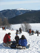 Tele-Blick �ber den Rodelhang nach Osten zum Feldberg am 28.12.2007