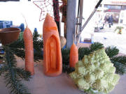 Adventsidyll am Gem�stestand am 14.12.2007: M�hren und Romanesco 