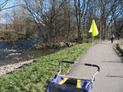 Blick nach Osten am 2.9.2006 zum Zuflu� der Brugga (von rechts) in die Dreisam