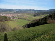 Blick von der Immi am 9.2.2007 nach Nordosten �ber Kirchzarten und Burg mit Tarodunum hoch nach St.Peter