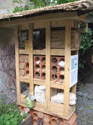 Bienenhaus beim Naturkundemuseum am Adelhauser Klosterplatz am 5.6.2007