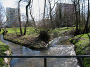 Blick nach Osten im Dietenbachpark zum Zusammenflu� von Dorfbach (rechts) und Kronenm�hlenbach