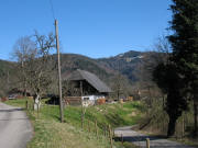 Blick nach Nordosten über den Thumichelhof hoch zu Nessellachen am 11.3.2007