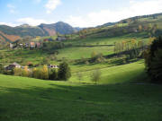 Blick nach Osten �ber V�rlinsbach - s Hiesle rechts - zum Hinterwaldkopf am 31.10.2007